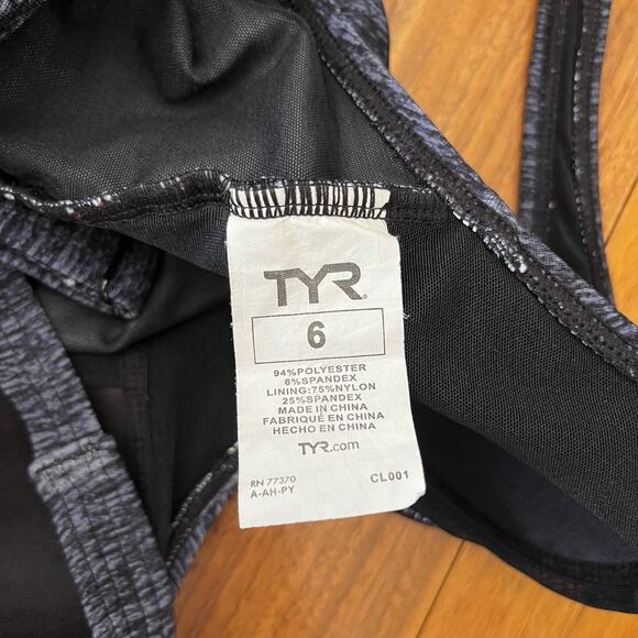 TYR One Piece Swimsuit Size 6 - Picture 10 of 10